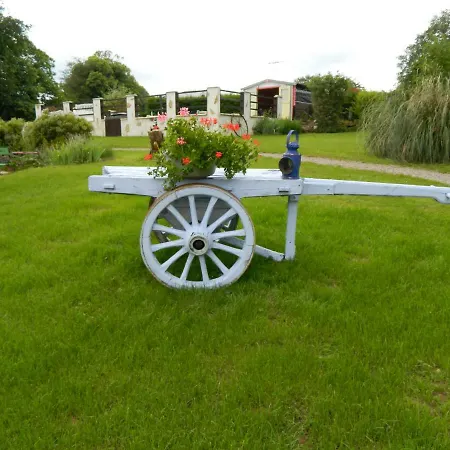 La Grange Ancienne Bed & Breakfast *